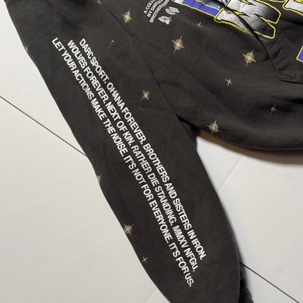 DARC SPORT Wolves Club Faded Black 'Wolves Forever' Graphic Hoodie Sweatshirt M - Picture 3 of 15